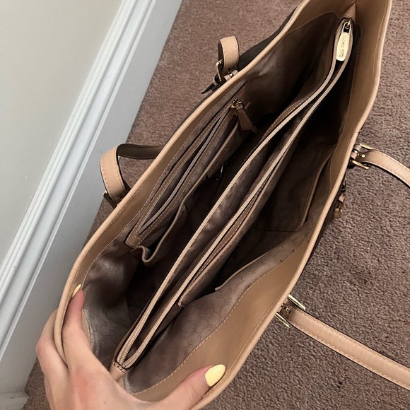 Michael Kors Brown Large Jet Set Tote and Matching Wallet Great Condition! - Picture 7 of 11